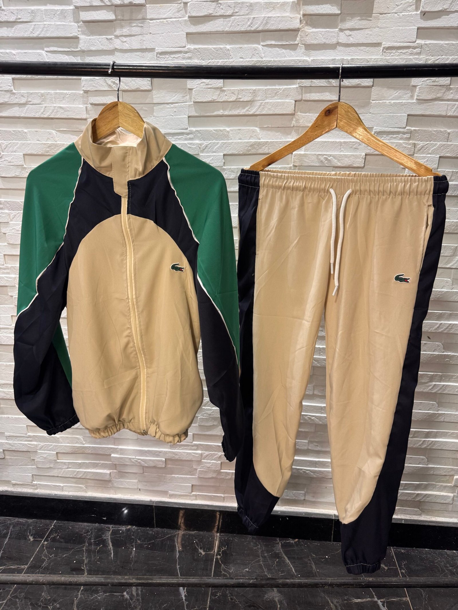 Conjunto Lacoste Sport ColorBlock